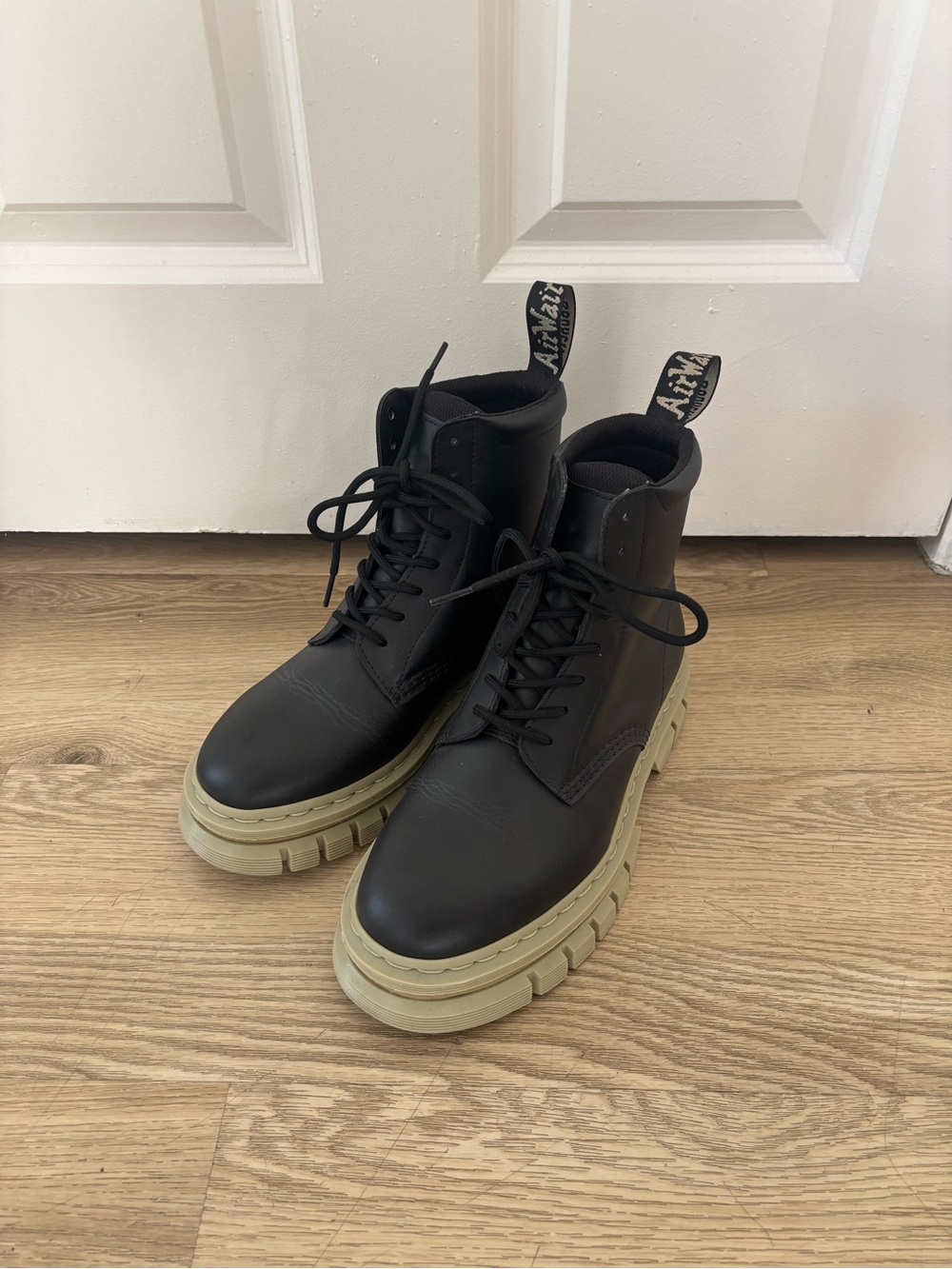 Dr. Martens Rikard Contrast Sole Platform Boots